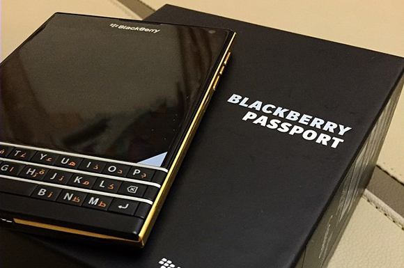 Blackberry_Passport_ma_vang
