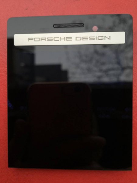 Màn hình Blackberry porsche design p'9983