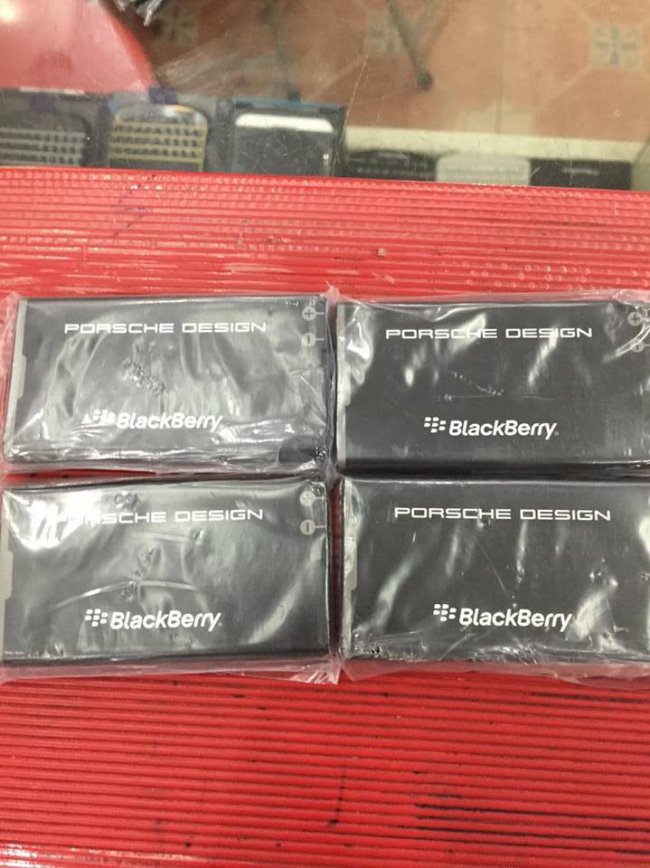 pin-blackberry-porsche-design-p9983-3